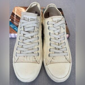 Women’s Canvas Converse Allstars Low Tops USA Size 10.5 Lace Up Off White
